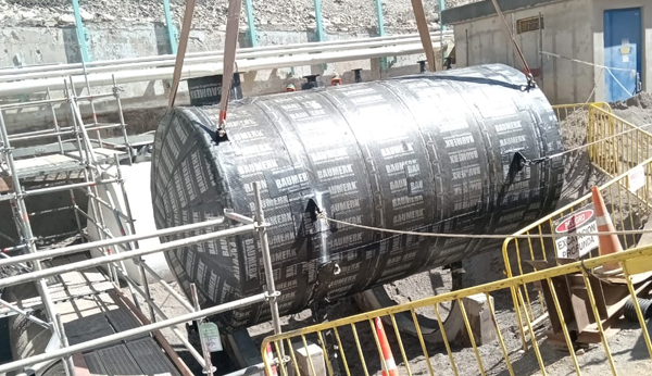 Cambio de estanques enterrados de sustancias peligrosas en concentradora-011