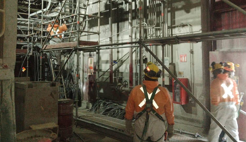 Cambio de estanques enterrados de sustancias peligrosas en concentradora-003
